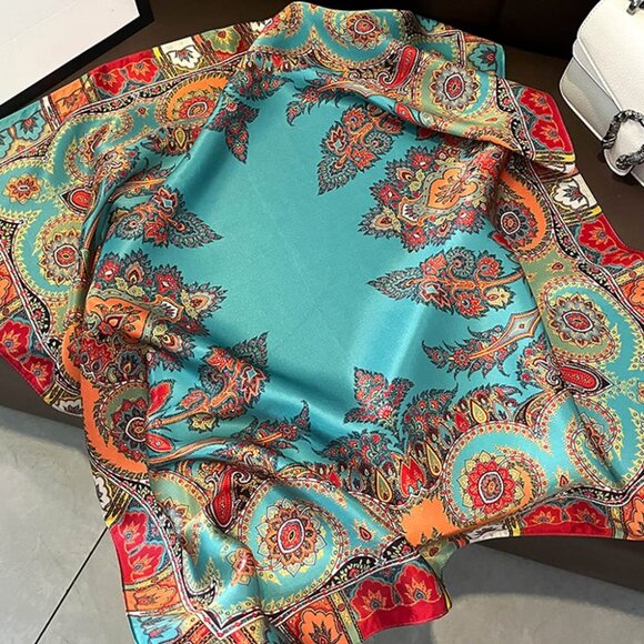 Small square paisley scarf 21" x 21" - Picture 3 of 6